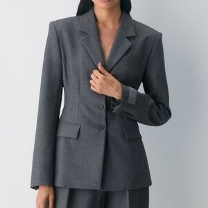 EUC ARITZIA x BABATON - Standout Blazer in Heather Charcoal, 4